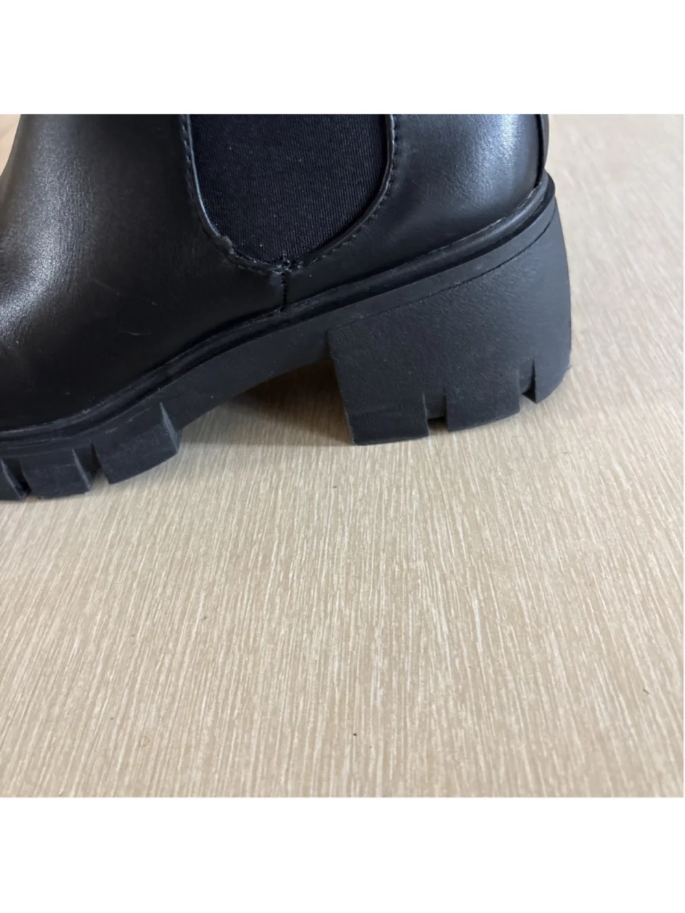 Steve Madden Amulet Ankle Boots Blk Chunky Lug Sole Jeweled Strap 8M (1190)